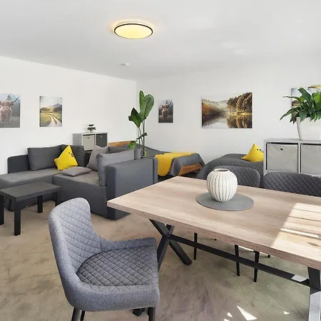 Sonne 110 Qm Mit Grosser Terrasse דירה *